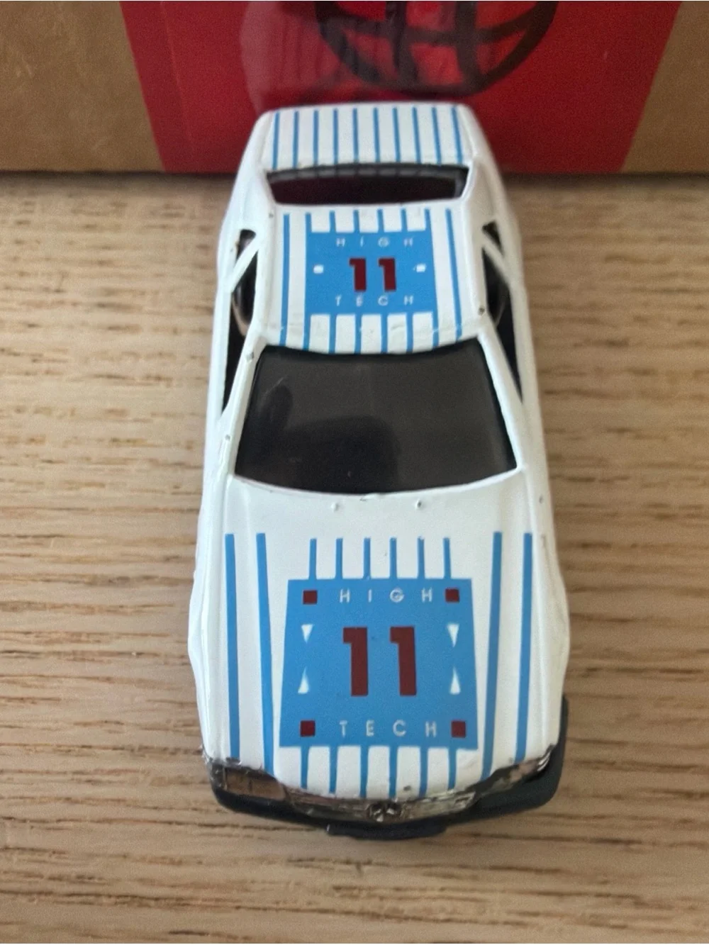Yat Ming #812 Mercedes-Benz 500 SL White 1:64 Scale Diecast Car R129 High Tech